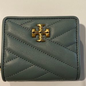 Tory Burch Kira chevron quilted wallet